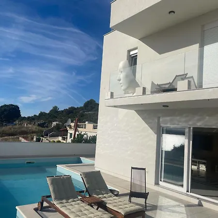 Willa Lady A Podglavica